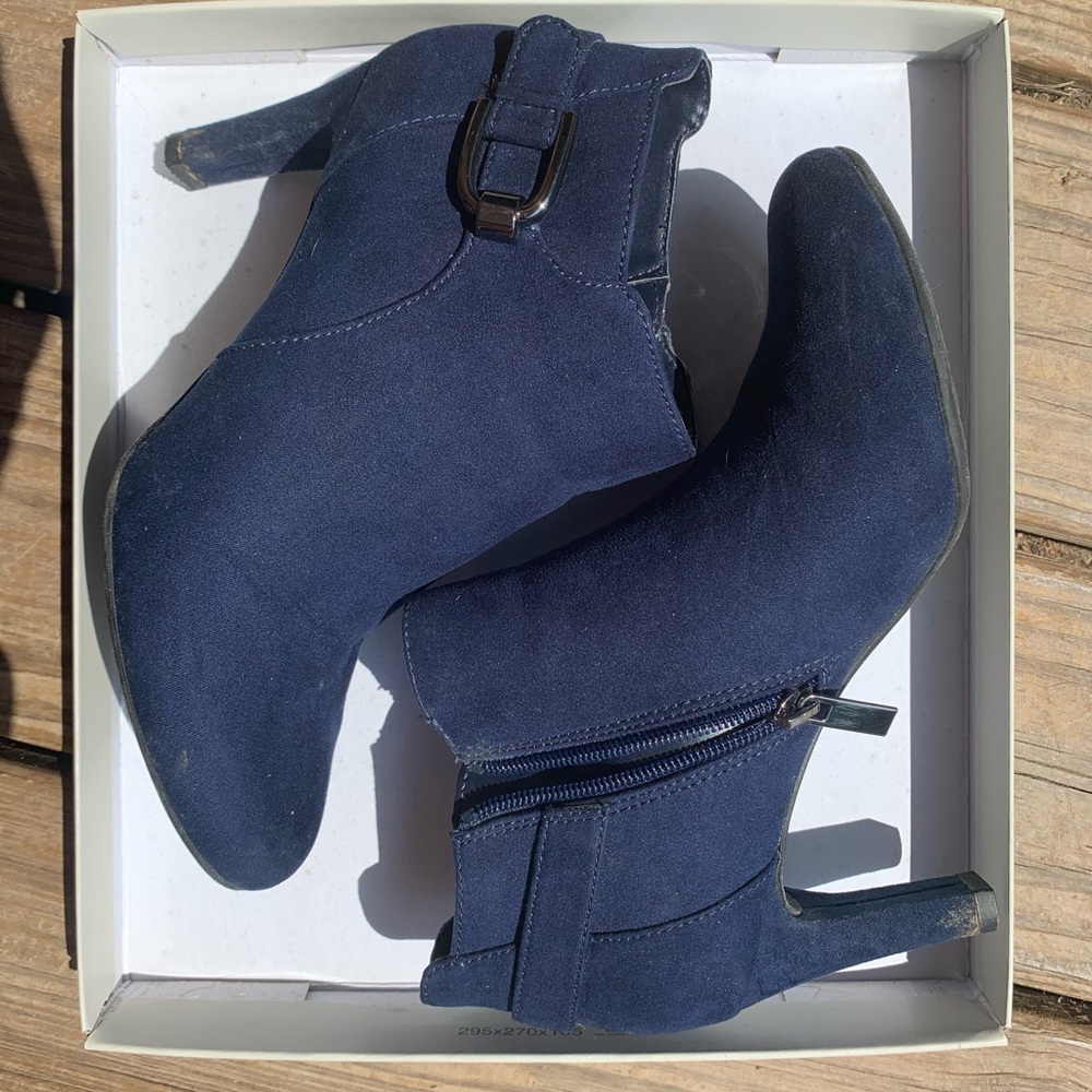 Bandolino Navy Small Heels